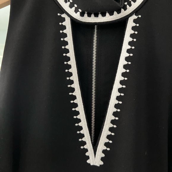 Black, back zip halter dress - Picture 4 of 4